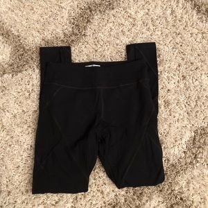 Black active leggings